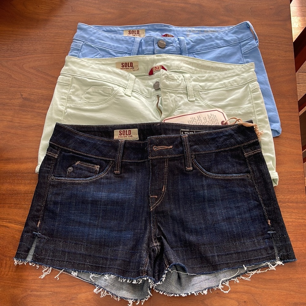 3 pairs of Sold shorts